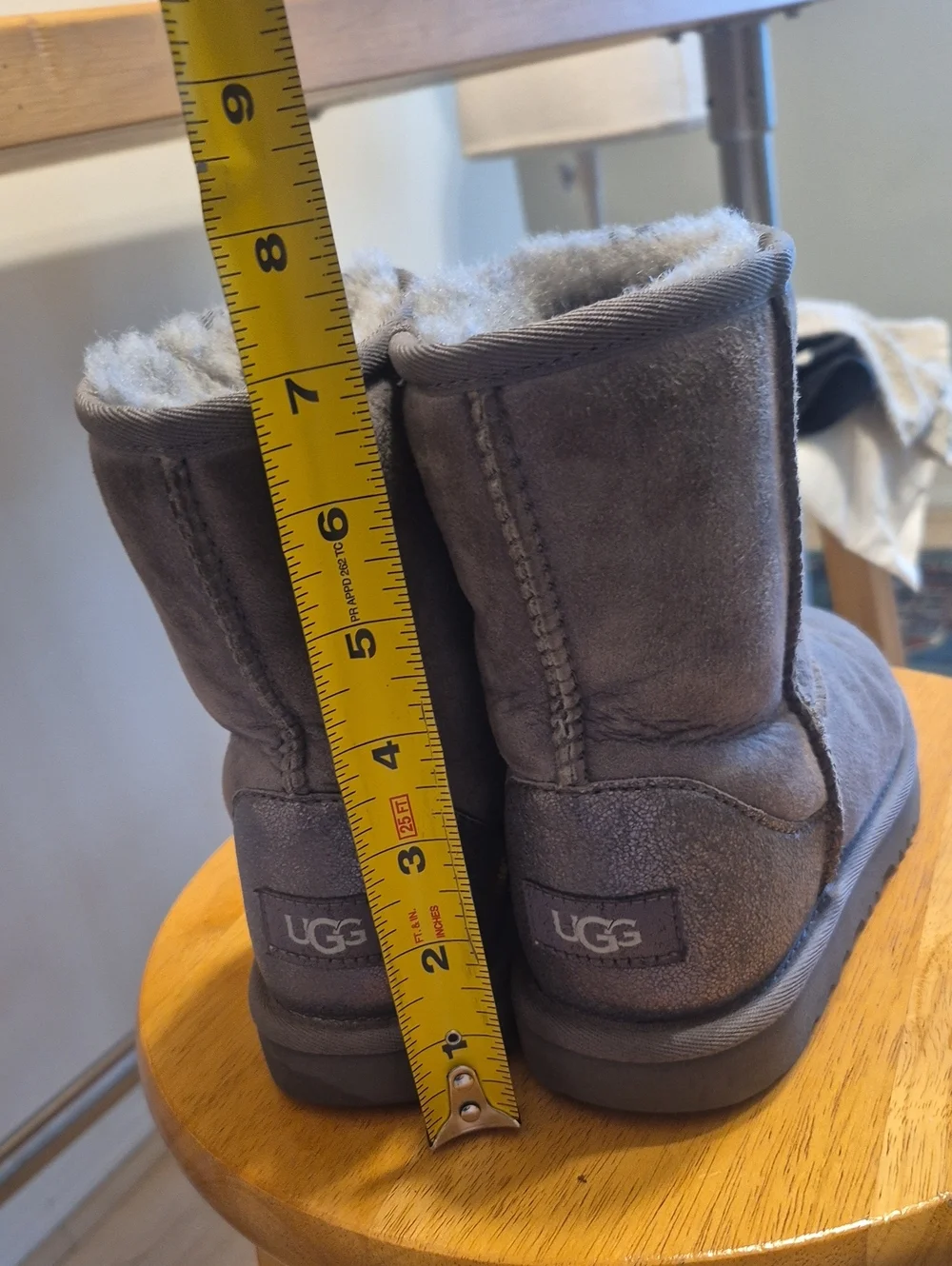 Ugg Gray With Shiny Back Suede Leather Boots